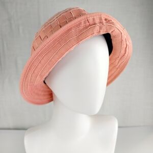 Columbia Women’s Textured Coral Hat Adjustable Brim Fall Essential Coastal Touch